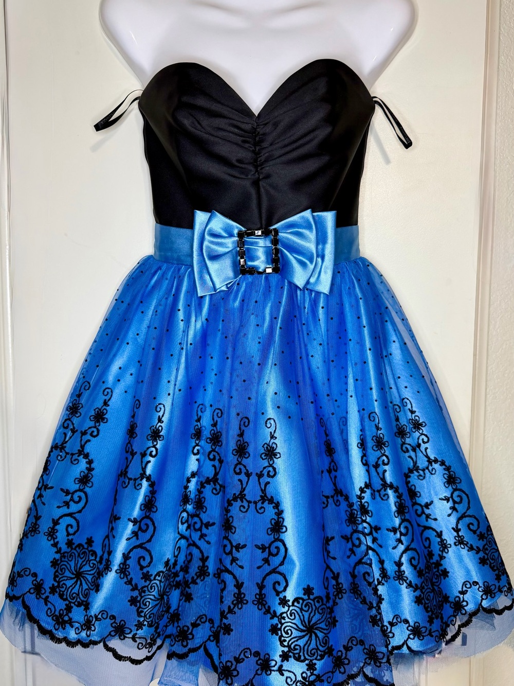 Jessica McClintock Black and Bright Blue Strapless Party Dress